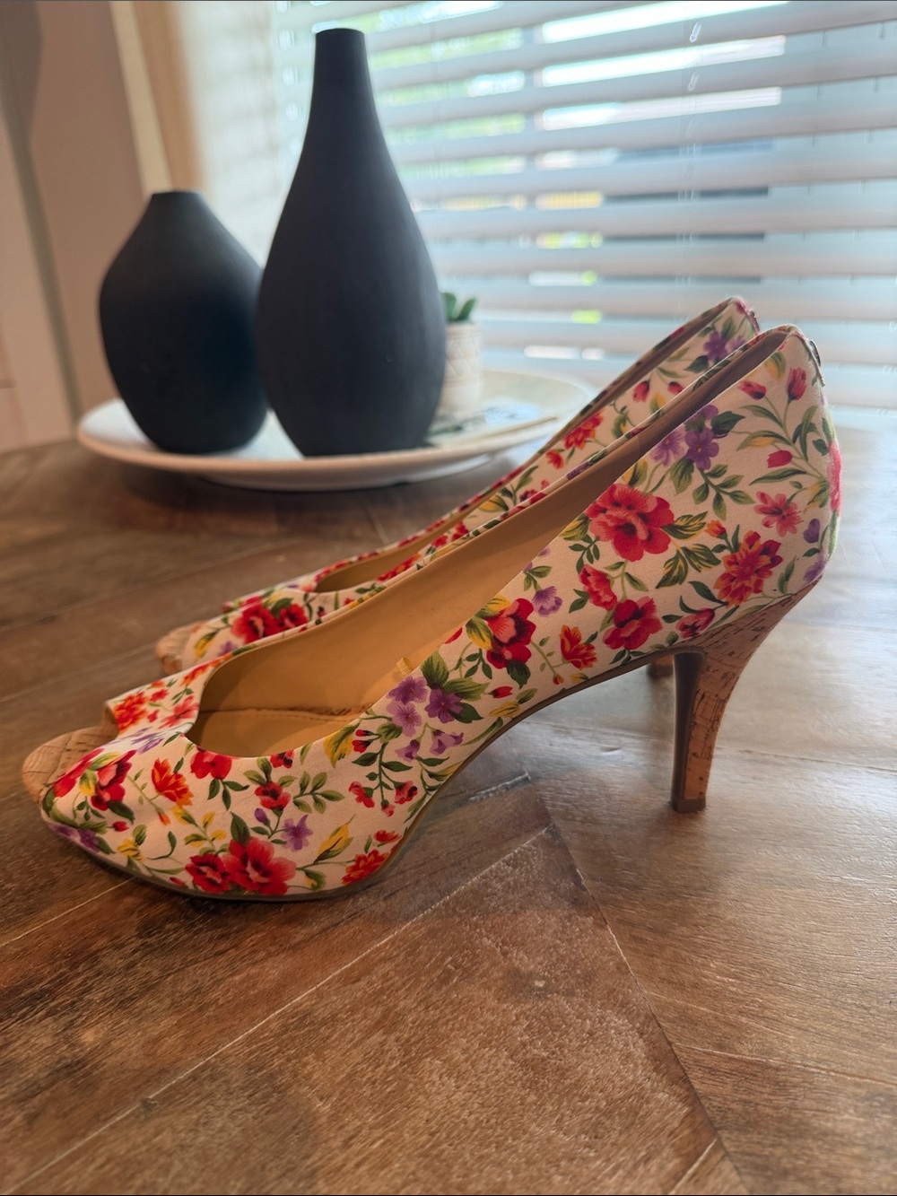 Liz Claiborne Floral Open Toe Heels (Size: 11)